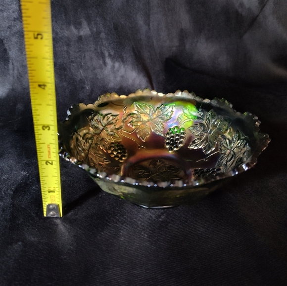 1910 Fenton Glass Company Grape And Leaf Pattern Bowl EXCELLENT CONDITION - Picture 2 of 4